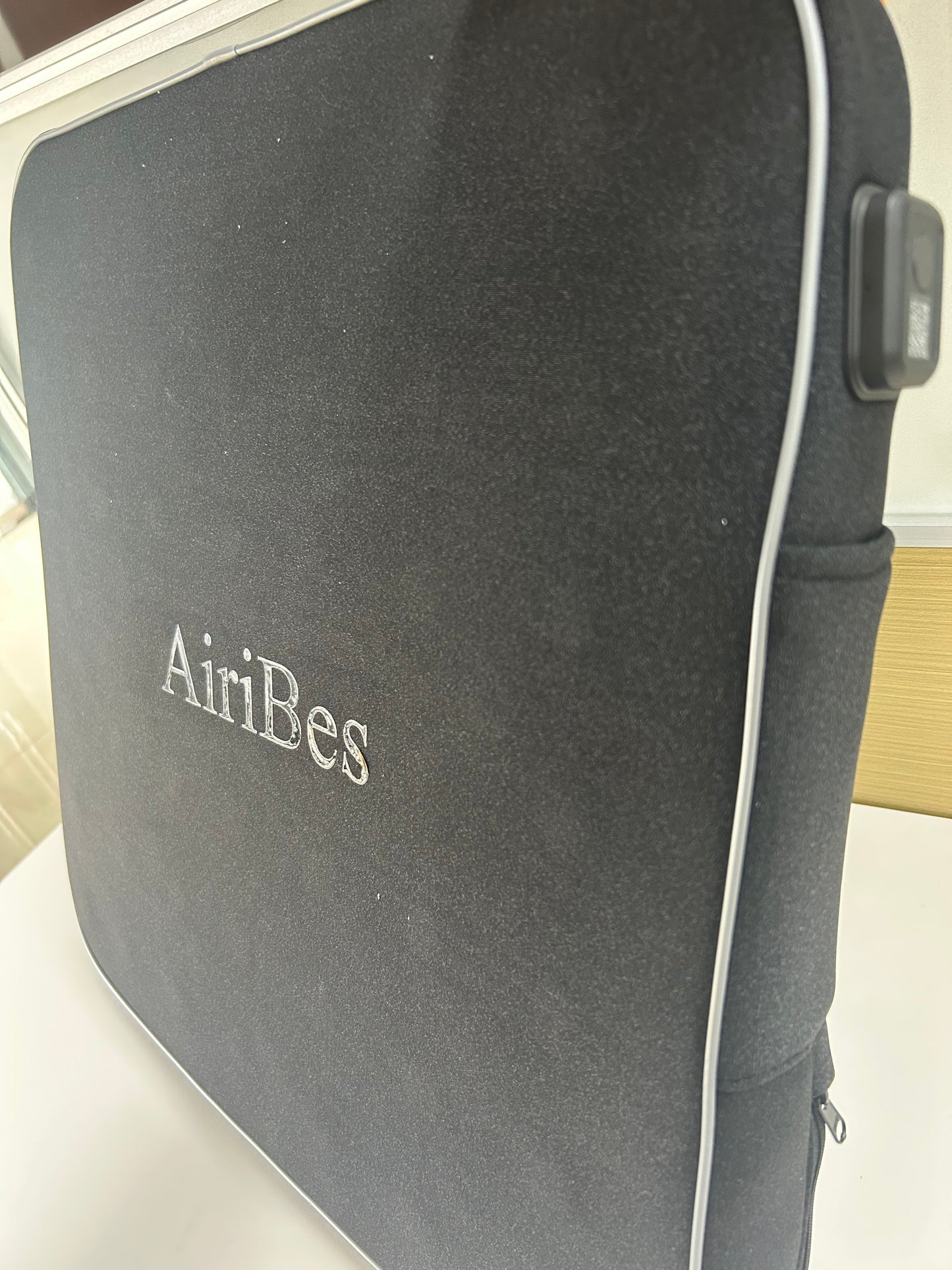 AiriBes-Massaging apparatus for personal use